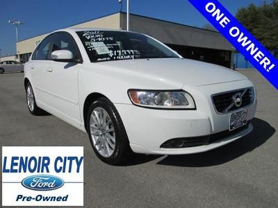 S40,t5,leather,volvo,white,sporty,warranty,1 owner, mpg,2011,alloy wheels,2.5