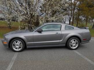 2006 ford mustang gt - free shipping or airfare