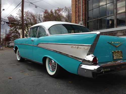 1957 chevy bel air turquoise/white