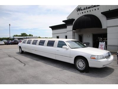 Limo, limousine, lincoln, town car, 2003, super stretch, luxury, mega, white