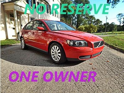 2005 volvo s40..one owner nice, clean, like new no reserve!!