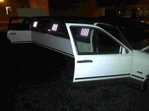 1996 lincoln town car executive -- stretch tuxedo limousine
