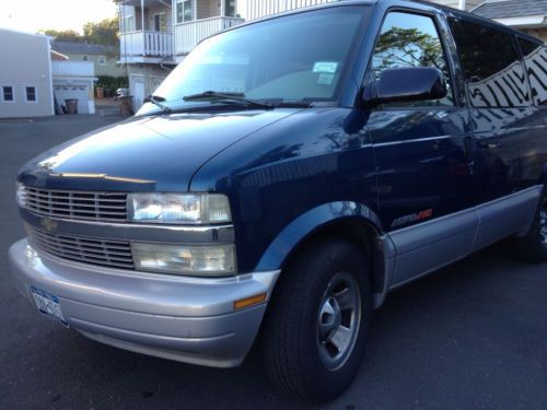 Chevy astro 2000, 8 pass clean van, 4.3l v6 awd cadet blue, 100k smooth ride