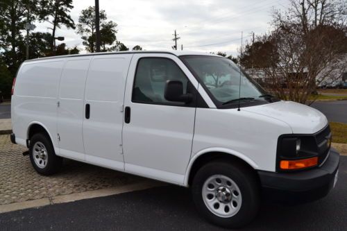 Cargo van, v-6, automatic, one owner, clean carfax, florida, work truck