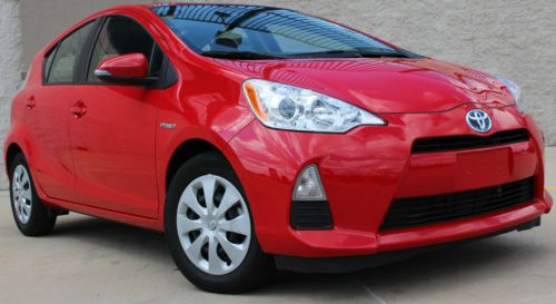 2012 toyota prius c option package 3 with nav etune and bing +apps oem warranty