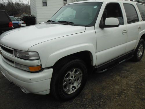 2001 chevrolet tahoe z71 with powermoonroof &amp; airconditioning 5.3liter 8cylinder