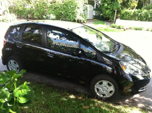 Honda fit 2013 great condition low mile