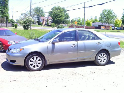 2005 toyota camry v6 le auto trans 32 000 orig km!!!!!!!!dont miss!!!!