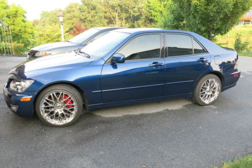 Blue 2005 lexus is 300