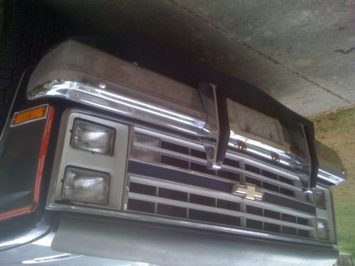 1986 Chevrolet Suburban Scottsdale 10/ Looks&Drives Great/Kept Up to Date, image 11