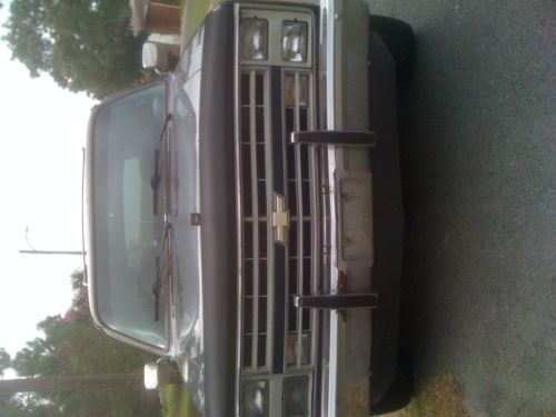 1986 Chevrolet Suburban Scottsdale 10/ Looks&Drives Great/Kept Up to Date, image 18