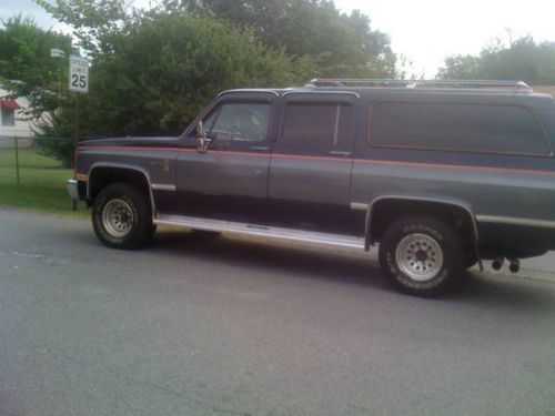 1986 Chevrolet Suburban Scottsdale 10/ Looks&Drives Great/Kept Up to Date, image 23