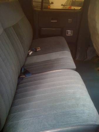 1986 Chevrolet Suburban Scottsdale 10/ Looks&Drives Great/Kept Up to Date, image 24