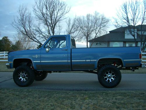 1987 chevy k2500  3/4 ton  4x4   restored collectible beauty