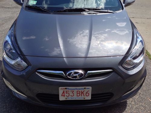 2013 accent hyundai use excellent condition
