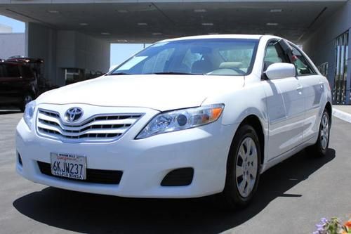 2010 toyota camry le sedan 4-door 2.5l-  carfax 1-owner, low miles - 22,231!