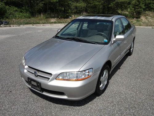 Find used 1998 Honda Accord EX Sedan 2.3L Sunroof Well