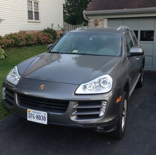 2008 porsche cayenne awd 4dr s,suv sunroof navigation, less then 50k, very clean