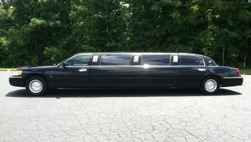 2000 lincoln town car 120" stretch limousine **low mileage limo**  10 passenger