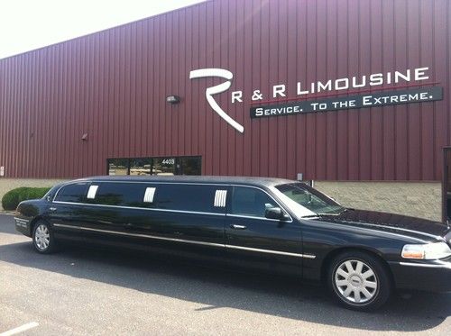 2005 lincoln town car limousine 120" stretch by royale