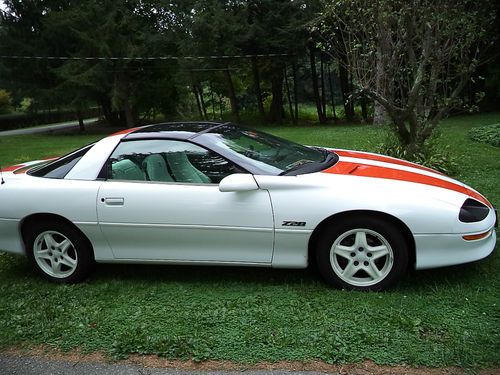 Real 30th anniversary z28 orig 60,000 mi, loaded w/factory options