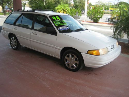 One owner florida 1994 ford escort lx wagon 4-door 1.9l with original low miles