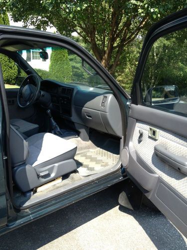 Find used Toyota Tacoma 1997 extended cab 4x4 manual v4 in Asheville