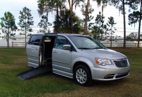 2012 town&amp;country limited braun, wheelchair, handicap van, only 16k miles
