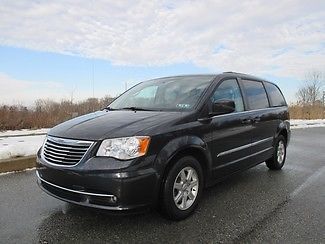 Town &amp; country touring leather dvd rear entertainment low miles like new