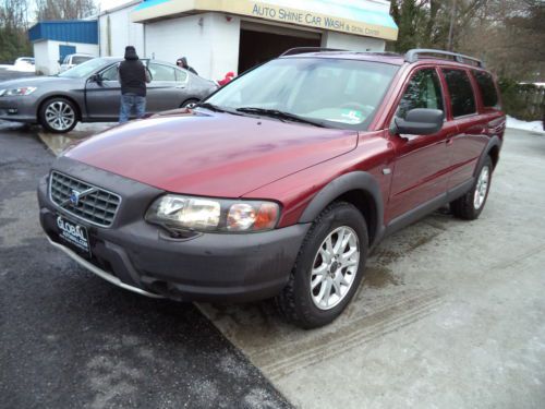2004 volvo xc70 wagon 4-door 2.5l hwy miles  just serviced brand new timing belt