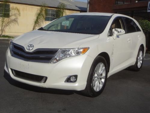2013 toyota venza le damaged salvage only 2k miles runs! cooling good economical