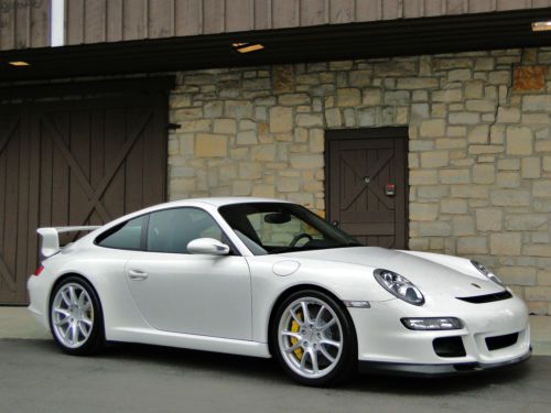 Unbelievable gt3, only 4k miles, ceramic brakes, never tracked, nearly flawless