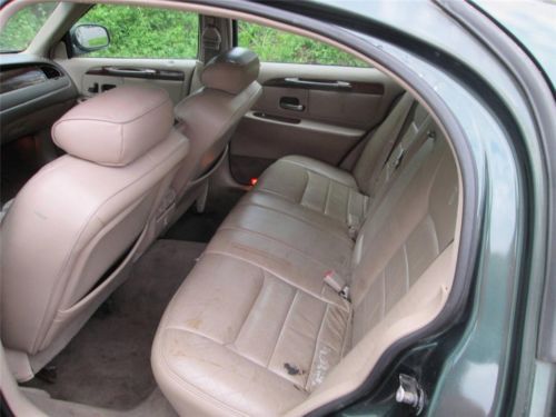 Find used 1999 Lincoln Town Car 4 Door Runs Great