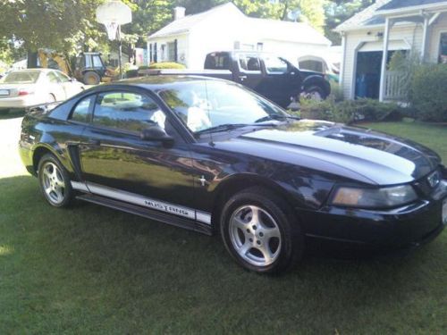 2002 ford mustang premier coupe 2-door  v6  leather interior mach sound system