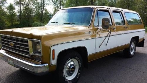 1975 chevrolet  454 suburban 3/4 ton 2wd and factory dual air!!