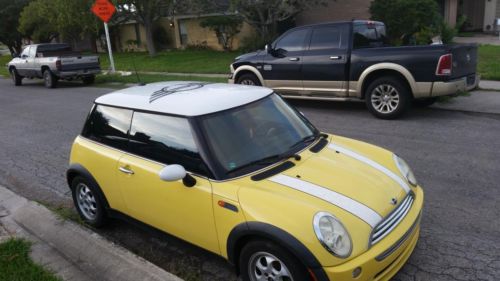 2005 mini cooper base hatchback 2-door 1.6l