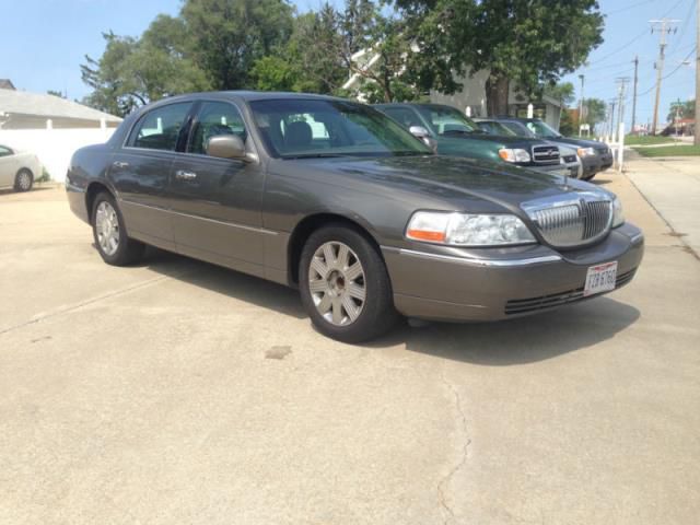 Lincoln town car no reserve