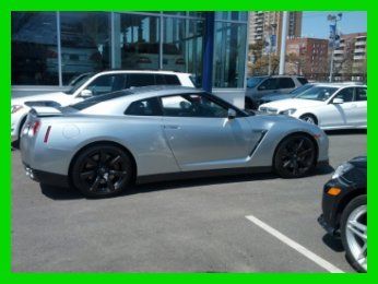 2010 gt-r premium used coupe turbo 3.8l v6 24v automatic bose only 5,698 miles!
