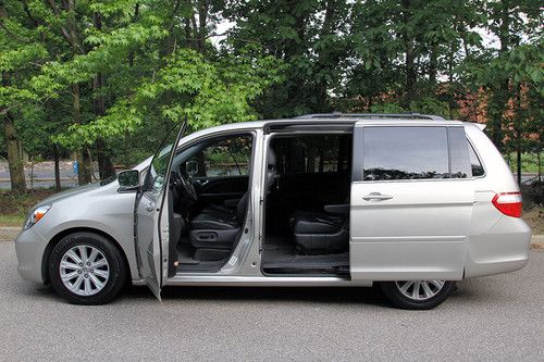 2006 honda odyssey touring mini passenger van 4-door 3.5l with satnav...loaded
