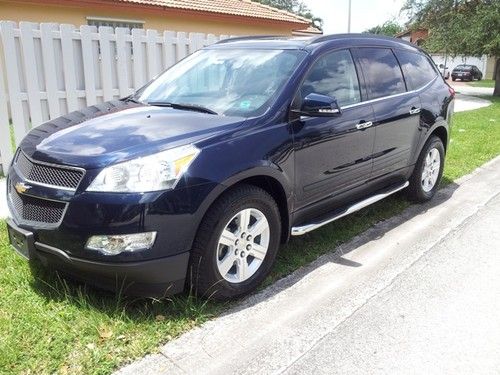 2011 chevrolet traverse lt awd excelent condition, only 26 k miles, by owner.