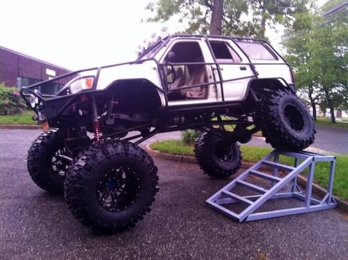 Tube chassis toyota 4runner rock crawler monster truck