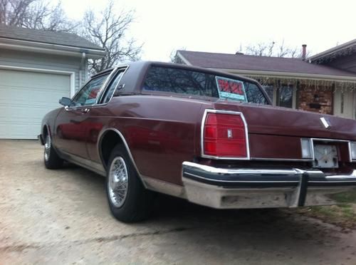 Olds delta 88, 1982 clear title