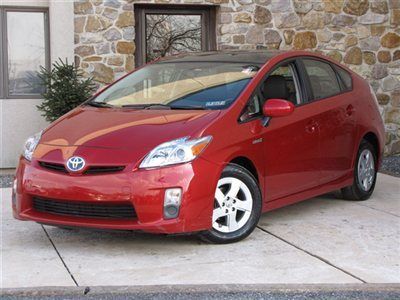 2010 toyota prius iv hatchback automatic. solar roof w/navigation