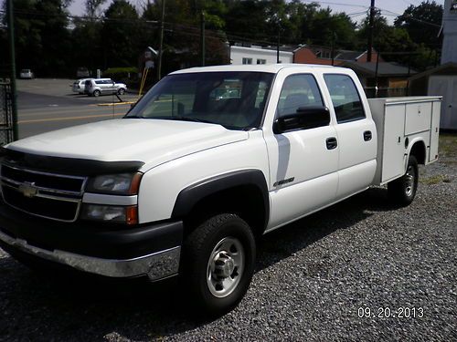 2006 chevrolet work truck solid white mech bed crew cab