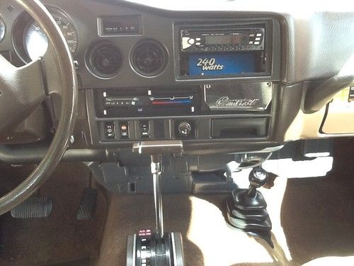 Sell used 1988 Toyota Landcruiser FJ62, grey with brown ...