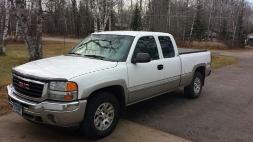 2005 gmc sierra 4x4 clean four door white 2 tone