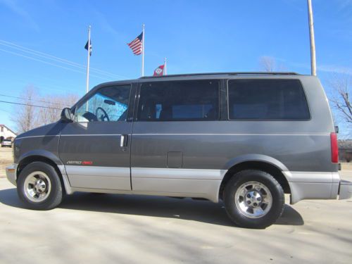 2000 chevrolet astro awd one owner  runs good!! no reserve!!!