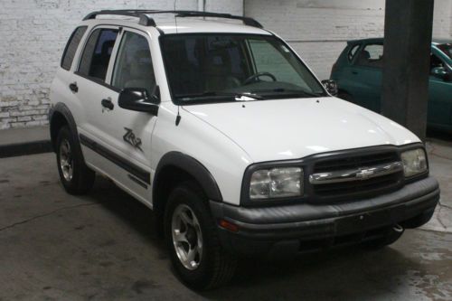 2002 chevrolet tracker zr2 sport utility 4-door 2.5l