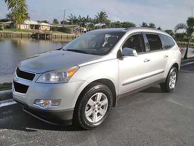 09 chevy traverse ls*low reserve*3rd row*dvd rear headrests*dual ac*very nice*fl
