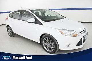 13 ford focus hatchback se, leather seats, sync, appearance package!